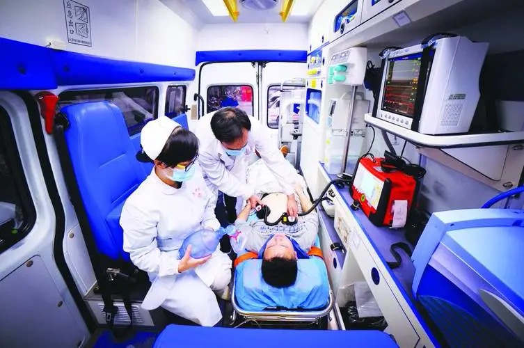 北京转运病人返乡救护车电话18610373817