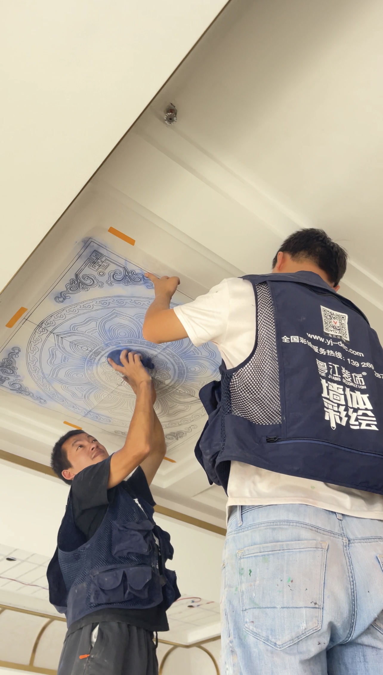 神奇绘色技艺揭秘：复杂的古建彩绘图案如何运用于粤江彩绘？